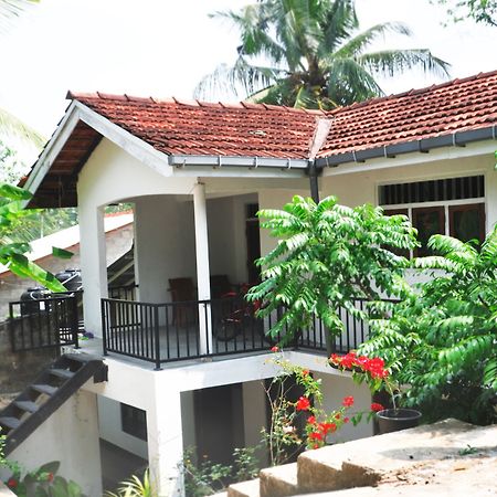 Villa Dineth Унаватуна Екстериор снимка